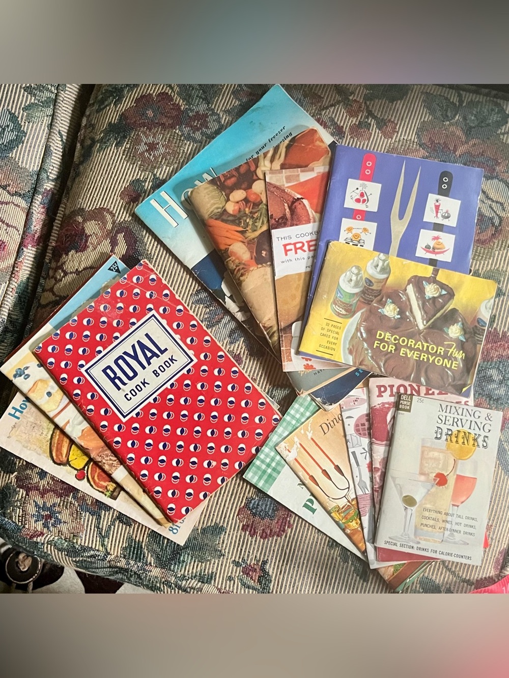 Lot of 14 vintage USA made kitchen manuals & pamphlets spanning 5 decades
